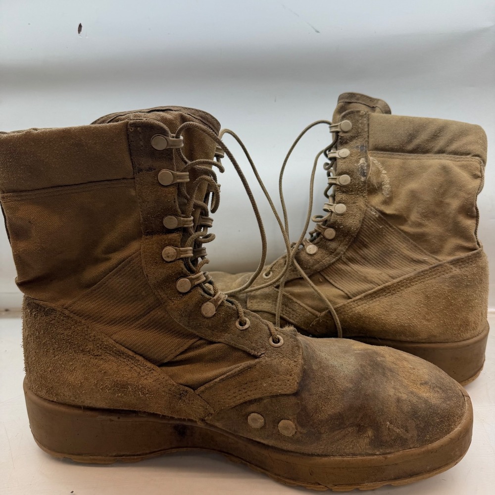 Hot Weather Army Combat Boots Mens 13 R Tan Suede Vibram Sole SPM1C1-13-D-1017